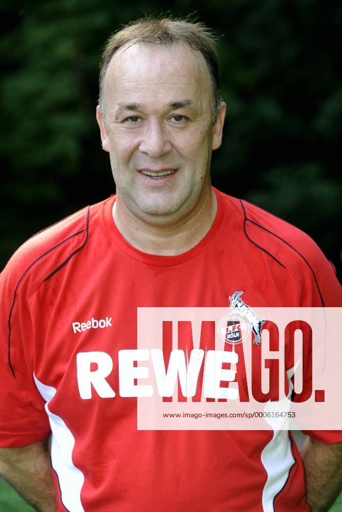 Fussball, Fototermin zur Bundesliga-Saison 2010 2011: 1. FC Köln: Mannschaftsbetreuer Marcus Reuert. o0 Betreuer