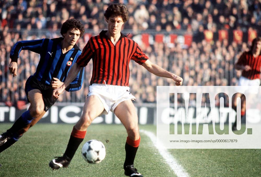 Fulvio Collovati (Milan, re.) am Ball Fußball Herren Serie A 1978 1979, 1. Italienische Liga, AC Mailand - Internazionale Mailand 1:0, Inter Gruppe Stadio Giuseppe Meazza, San Siro Mailand Dynamik