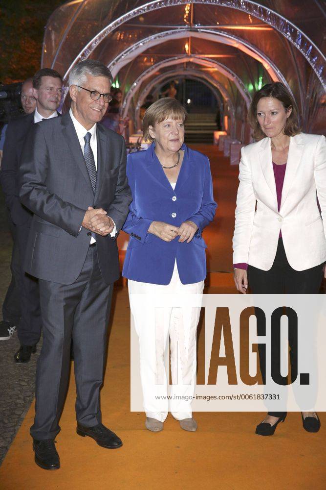 Thomas Bellut, Angela Merkel und Bettina Schausten beim ZDF Sommertreff 2014 im Hamburger Bahnhof. Berlin, 14.07.2014 xS.xGabschx xFuturexImage