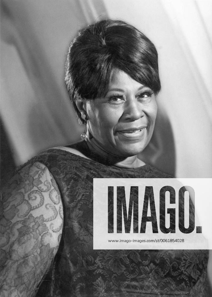 IMAGO ICONS: Ella Fitzgerald Jan. 1, 1960 - New York, NY, USA - Considered one of the most influential jazz vocalists of the 20th Century, ELLA FITZGERALD also known as Lady Ella and the First Lady of Song, is widely considered to have been one of the supreme interpreters of the Great American Songbook. With a vocal range spanning three octaves, she was noted for her purity of tone, faultless phrasing and intonation. New York USA - ZUMAk09