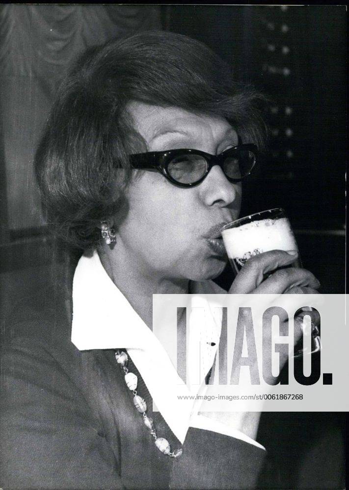 IMAGO ICONS: Josephine Baker Apr. 01, 1967 - Pictured is Cabaret artist Josephine Baker in Munich. She was enjoying a good beer after rehearsal for her cabaret performance in Madeleine. - ZUMAk09