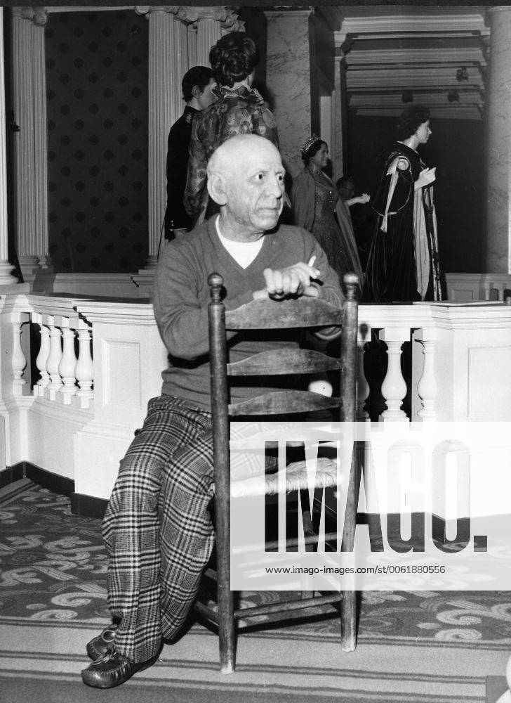 Dec. 6, 1972 - Mougins, France - The wax figure of the famous painter PABLO PICASSO featured in Madame Tussaud s created by sculpter Jean Fraser. Mougins France - ZUMAk09