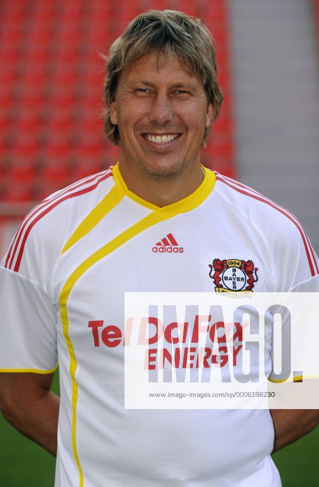 Fussball, Fototermin zur Bundesliga-Saison 2010 2011: Bayer Leverkusen: Torwarttrainer Rüdiger Vollborn. o0 Trainer