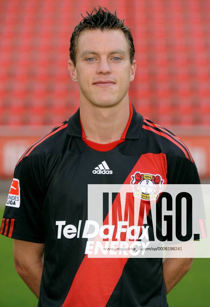 Fussball, Fototermin zur Bundesliga-Saison 2010 2011: Bayer Leverkusen: Hanno Balitsch.