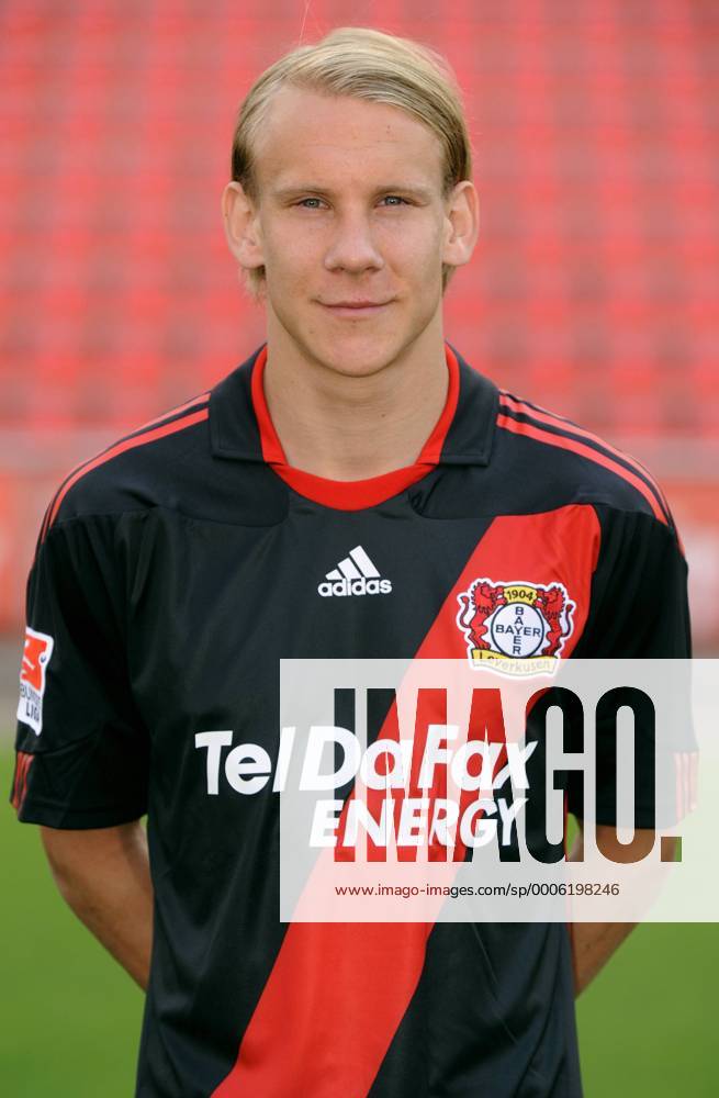 Fussball, Fototermin zur Bundesliga-Saison 2010 2011: Bayer Leverkusen: Domagoj Vida.