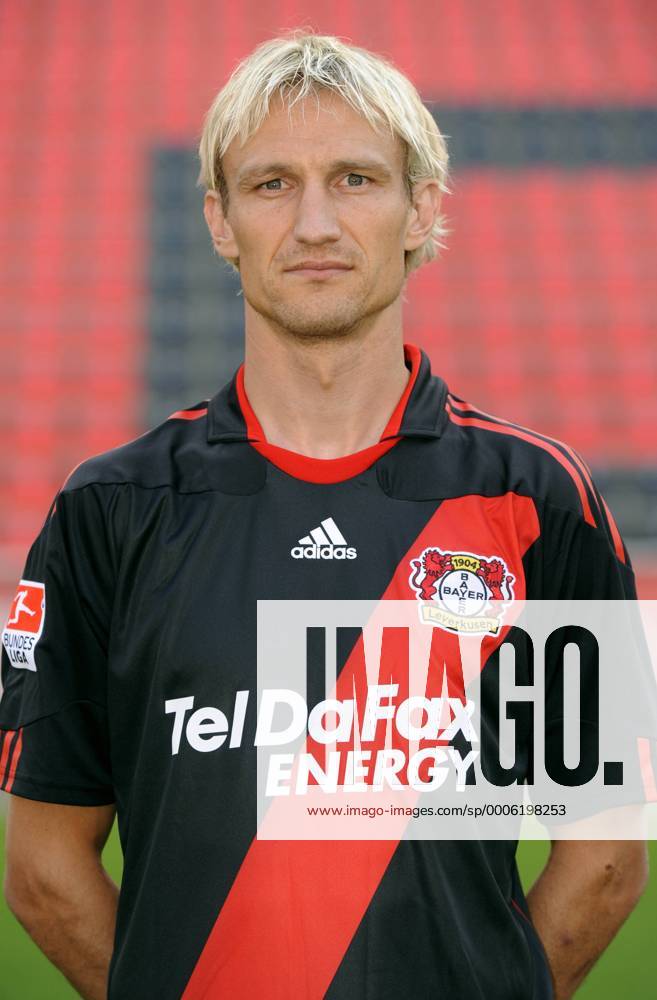 Fussball, Fototermin zur Bundesliga-Saison 2010 2011: Bayer Leverkusen: Sami Hyypiä.