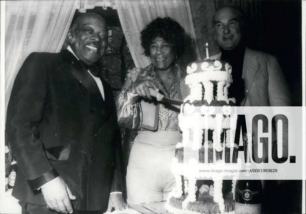 IMAGO ICONS: Ella Fitzgerald Apr. 27, 1971 - Ella Fitzgerald, the queen of jazz, celebrated her 53rd birthday in a hotel in Copenhagen with her old friend Count Basie who is performing in town and Norman Granz, his manager. - ZUMAk09