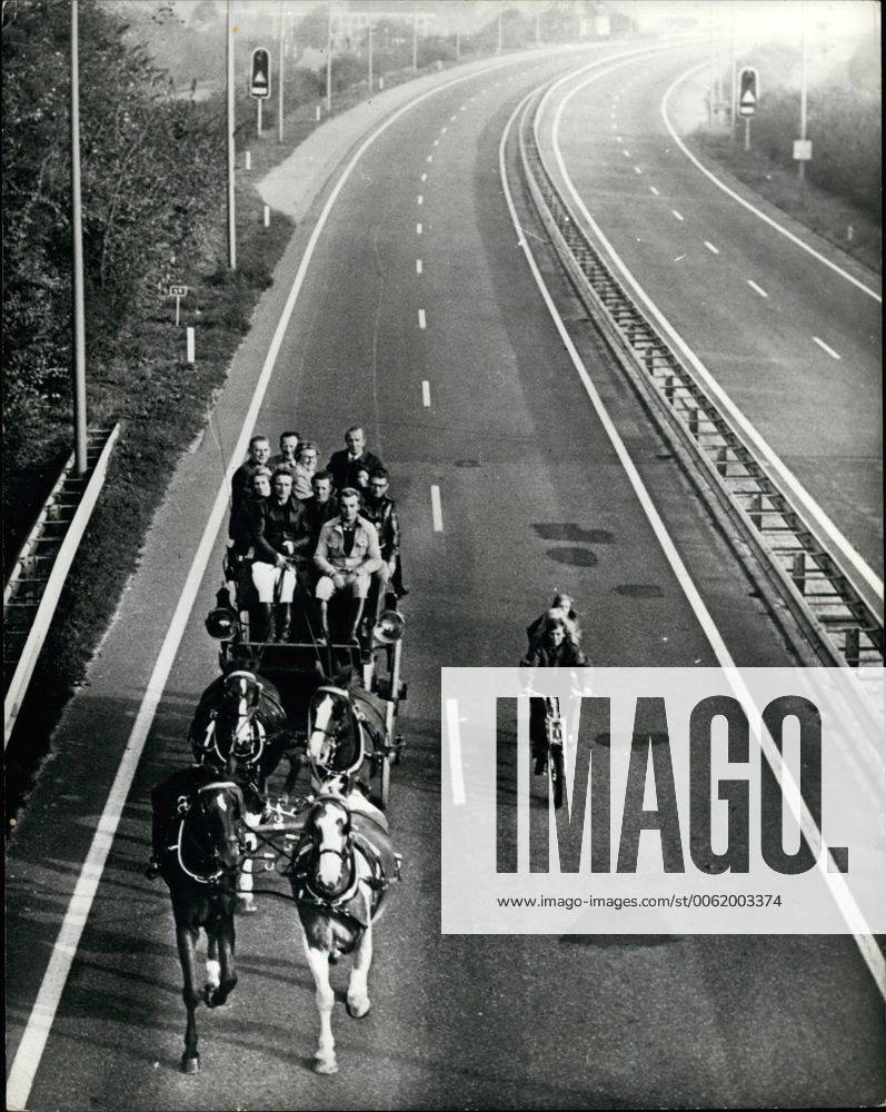 Nov. 11, 1973 - Ban on cars in Holland.: Owing to the oil boycott of the Netherlands by the Arab countries there was a ban on motorcare last Sunday. Photo shows during last Sunday s ban on cars in Holland, horses came into their own, when this horse-drawn coach made use of a motorway. - ZUMAk09