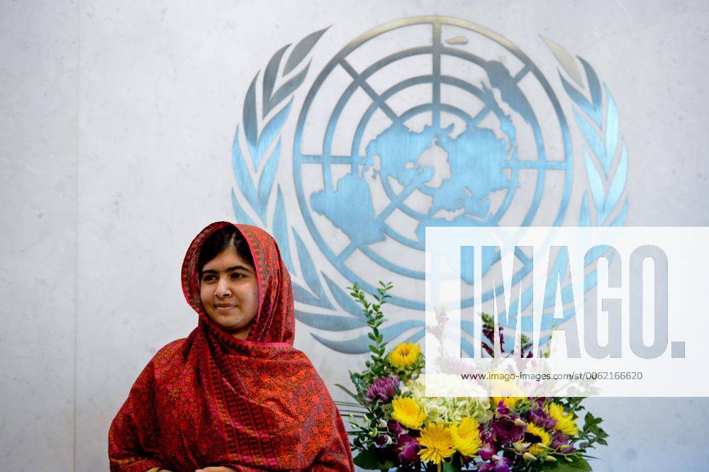 Berühmte Feministinnen, Malala Yousafzai Education advocate Malala Yousafzai waits for her meeting with UN Secretary-General Ban Ki-moon before a special event marking 500 days of action for the Millennium Development Goals (MDGs), at the UN headquarters in New York, on Aug. 18, 2014. UN Secretary-General Ban Ki- moon on Monday marked 500 days of action until the deadline to reach the Millennium Development Goals, known worldwide as the MDGs. ) UN-NEW YORK-MDG-500 DAYS OF ACTION-BAN KI-MOON-MALALA YOUSAFZAI NiuxXiaolei