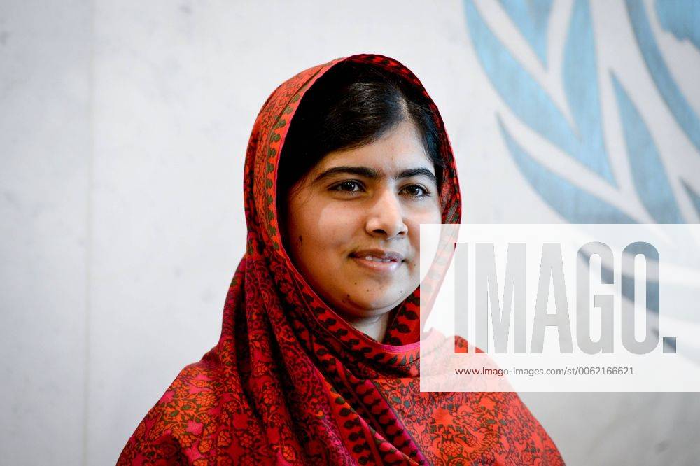 Berühmte Feministinnen, Malala Yousafzai Education advocate Malala Yousafzai waits for her meeting with UN Secretary-General Ban Ki-moon before a special event marking 500 days of action for the Millennium Development Goals (MDGs), at the UN headquarters in New York, on Aug. 18, 2014. UN Secretary-General Ban Ki- moon on Monday marked 500 days of action until the deadline to reach the Millennium Development Goals, known worldwide as the MDGs. ) UN-NEW YORK-MDG-500 DAYS OF ACTION-BAN KI-MOON-MALALA YOUSAFZAI NiuxXiaolei