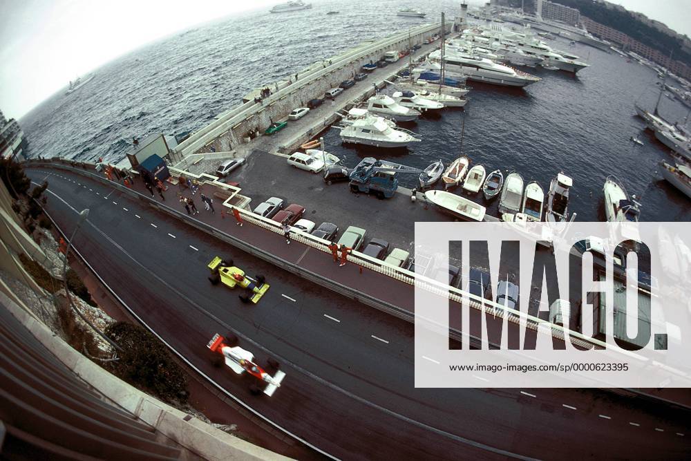 Ayrton Senna (unten, Brasilien McLaren-Honda) im Duell Motorsport Grand Prix Herren Großer Preis von Monaco 1989, Formel 1 Weltmeisterschaft, F1, F, GP, WM, Vdia Totale Monte Carlo