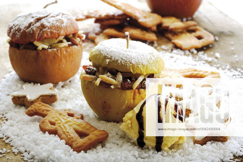 Baked apples with vanilla ice cream 06619CS-U
