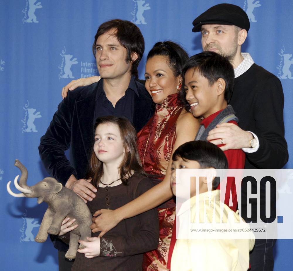 59th Berlin International Film Festival - Mammoth Press Conference Gael Garcia Bernal, Marife Necesito, Jan Nicado, Sophie Nyweide and Martin Delos Santos at the 59th Berlin International Film Festival Mammoth Press Conference at the Grand Hyatt Hotel on February 8, 2009 in Berlin. Picture by Photoselection ,