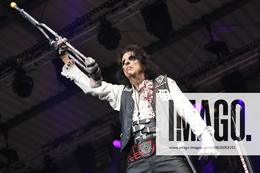 Alice Cooper live at a concert of his Too Close for Comfort Tour at the Waldbühne Northeim, 22 06 2024 Foto:xC.xNiehausx xFuturexImagex cooper_4650