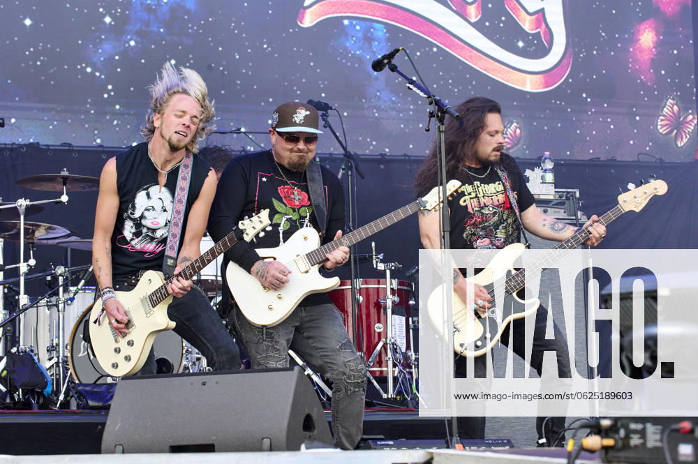 Ben Wells, Chris Robertson and Steve Jewell from Black Stone Cherry live at the Summerside Festival 2024 at Grenchen Airfield, 22 06 2024 Foto:xP.xFrauchigerx xFuturexImagex cherry_4613