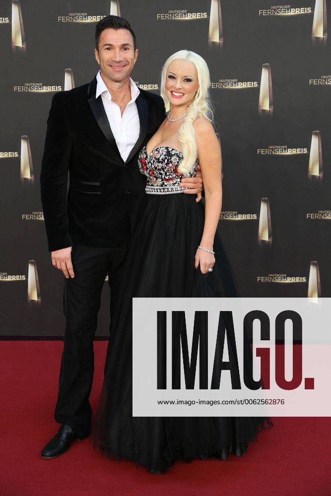 Lucas Cordalis und Daniela Katzenberger bei der Verleihung Deutscher Fernsehpreis 2014 am 02.10.2014 in Koeln Deutscher Fernsehpreis 2014 in Koeln