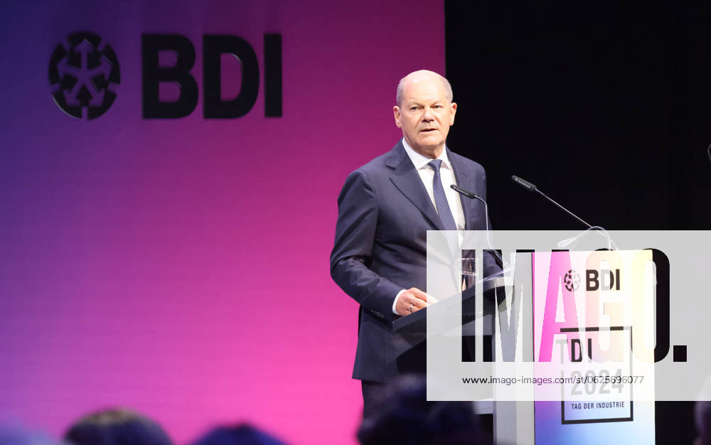 Day of Industry with Scholz 24 06 2024, Germany,Berlin, Gasometer, Day of German Industry, BDI President Siegfried Russwurm with Federal Chancellor Olaf Scholz, Berlin Berlin Germany