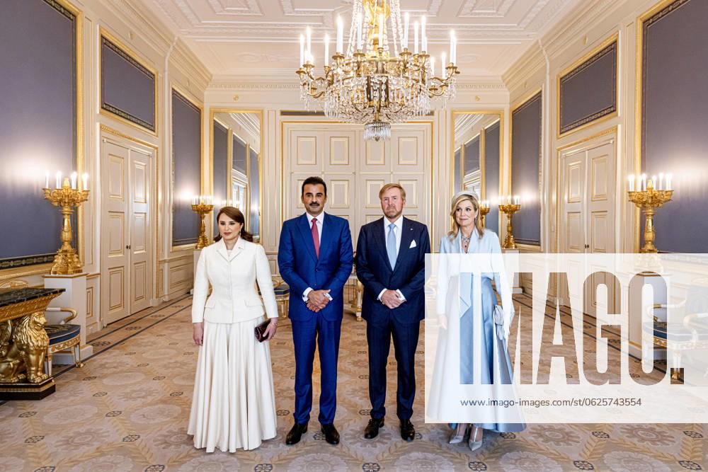 Palace King Willem-Alexander and Queen Maxima during the official welcome of Sheikh Tamim bin Hamad Al Thani and Sheika Jawaher bint Hamad Al Thani of Qatar at palace Noordeinde in The Hague. Â