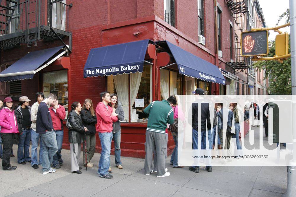 Magnolia Bakery, Bleecker Street, Greenwich Village, Manhattan, New York Magnolia Bakery, Bleecker Street, Greenwich Village, Manhattan, New York 900_01_ny3894