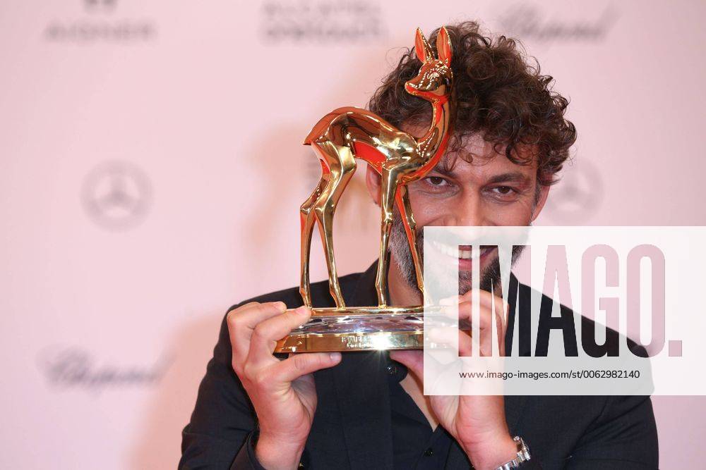 Preisträger Jonas Kaufmann bei der Verleihung Bambi 2014 am 13.11.2014 in Berlin Bambi 2014 Verleihung in Berlin