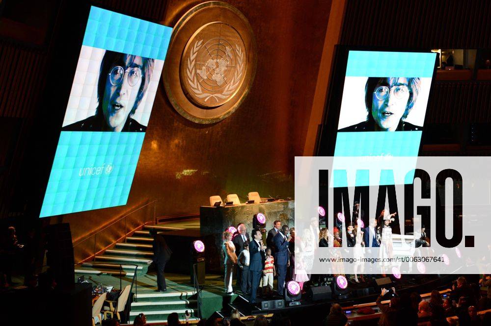 (141120) -- NEW YORK, Nov. 20, 2014 -- Participants sing John Lennon s song Imagine during an event marking the global launch of UNICEF Imagine Project and the 25th Anniversary of the Convention on the Rights of the Child, at the UN headquarters in New York, on Nov. 20, 2014. The UNICEF Imagine Project is a musical and technological initiative helping to highlight the challenges children face and raise funds for UNICEF s work worldwide. ) UN-NEW YORK-UNICEF-CHILDREN S RIGHTS-INITIATIVE NiuxXiaolei
