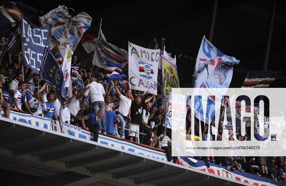 Bremen - UEFA Champions League Qualifikation 2010 2011 - Sampdoria Genua --- Sampdoria Fans --- o0 Zuschauer Totale Objekte Fahne Fanfahne