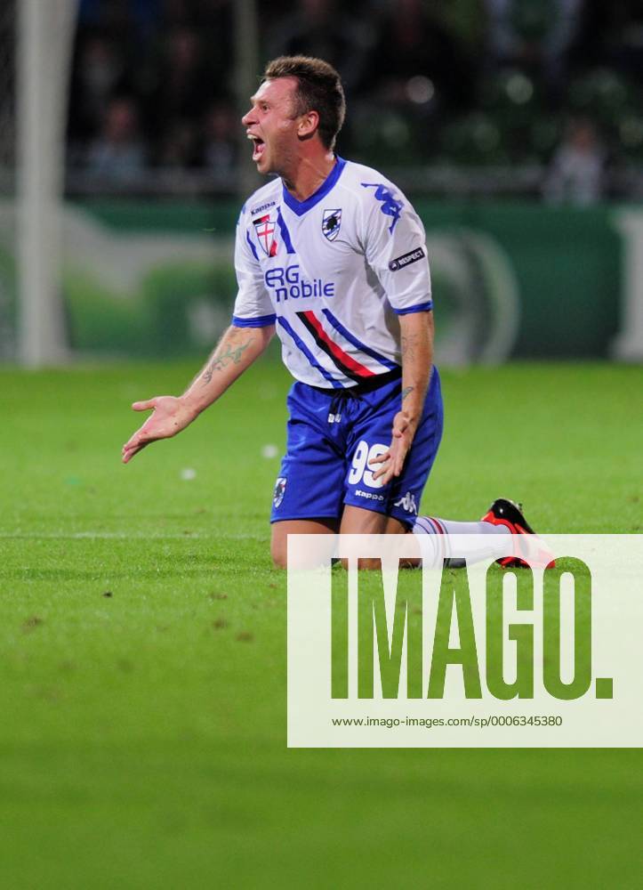 FUSSBALL CHAMPIONS LEAGUE SAISON 2010 2011 PLAY-OFFS HINSPIEL SV Werder Bremen - Sampdoria Genua 18.08.2010 ENTTAEUSCHUNG; Antonio Cassano (Sampdoria Genua)