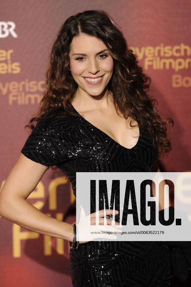 Eva Maria REICHERT (Schauspielerin),Einzelbild,angeschnittenes Einzelmotiv,Halbfigur,halbe Figur. 36. Bayerischer Filmpreis 2015-Red Carpet,Roter Teppich,am 16.01.2015 im Prinzregententheater in Muenchen.