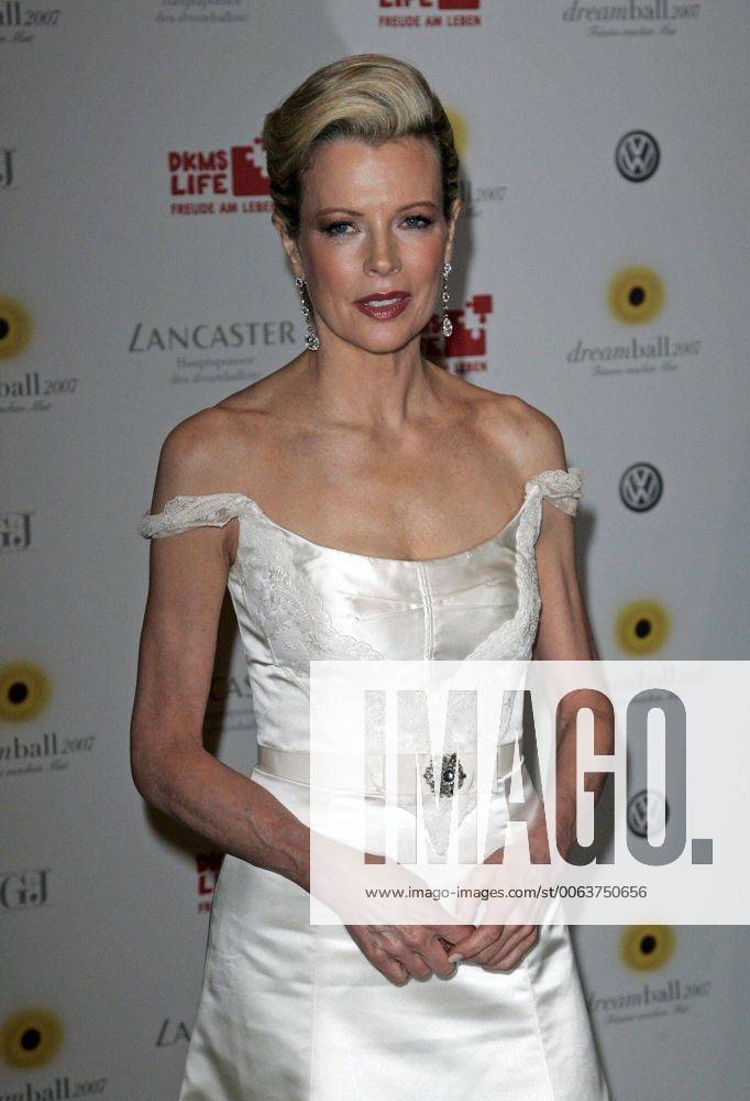 Dreamball Charity Event - Berlin Kim Basinger attends the Dreamball Charilty Event 2007 at the German Historical Museum. Berlin 27.09.07