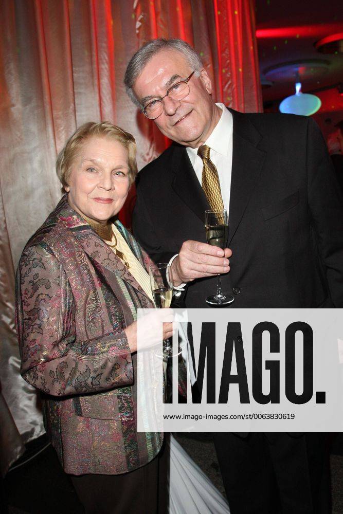 German Synchron Award - Berlin Maria Koerber and Joachim Kerzel (voice: JackNicholson, DustinHoffmann, RobertdeNiro and DennisHopper) attending the GERMAN SYNCHRON AWARD at Kosmos. Berlin 03.04.2008.