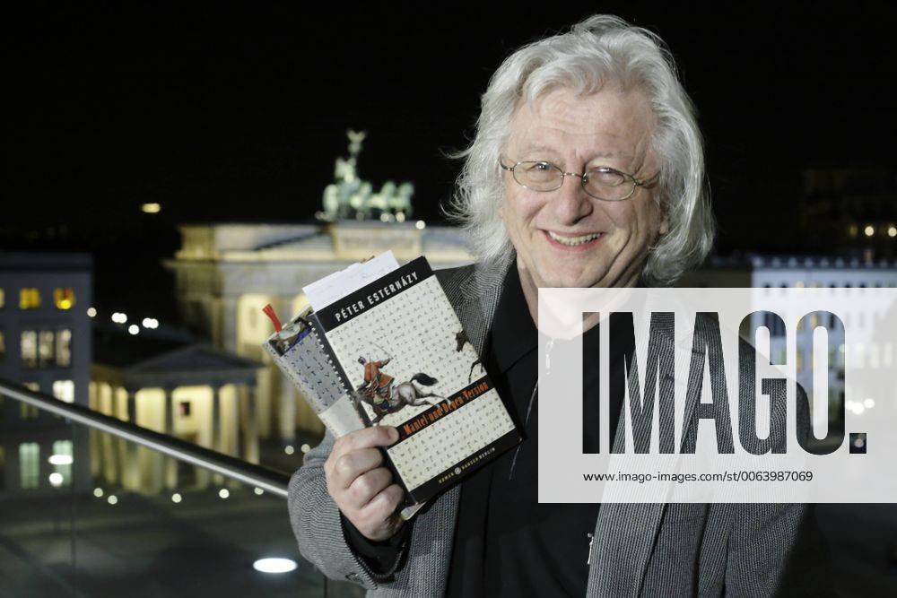 Peter Esterhazy Vor der Buchpremiere: Peter Esterhazy Die Mantel-und-Degen-Version , in der Akademie der Künste am Pariser Platz am Mo