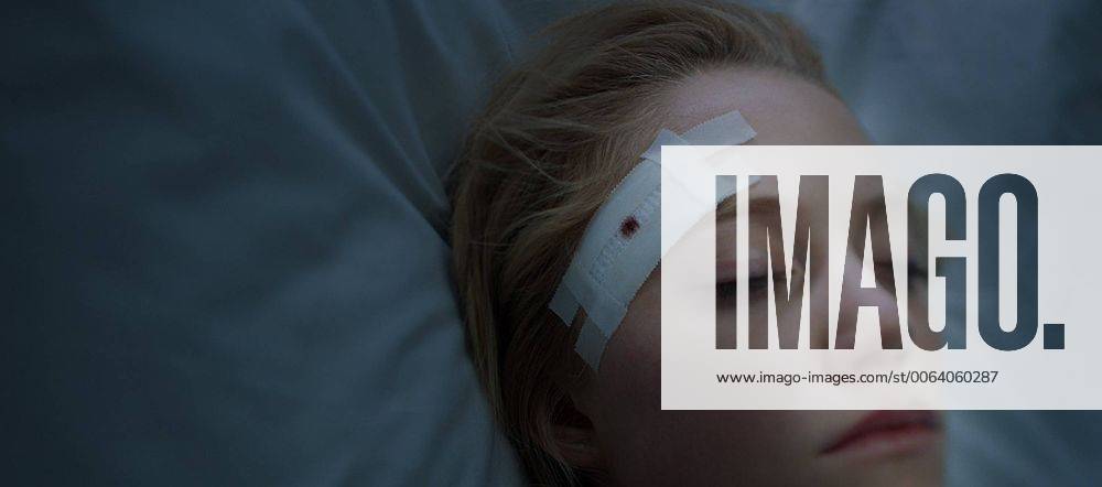 Movie - It Follows - PICTURED: MAIKA MONROE as Jay Height - !ACHTUNG: NUTZUNG NUR BEI FILMTITEL-NENNUNG! - ZUMAz90_