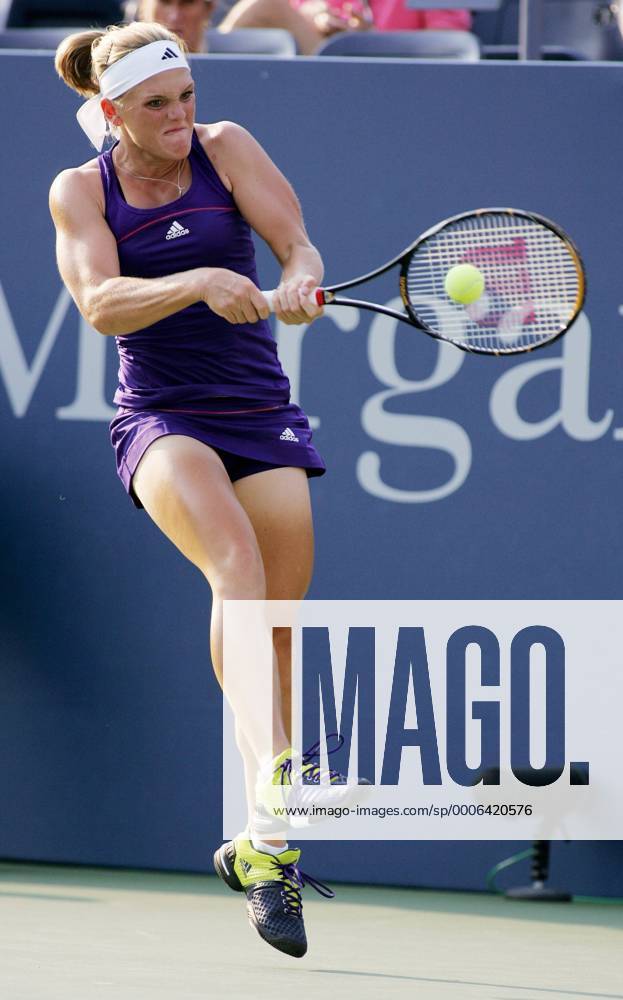 Melanie Oudin of the USA during second-round action at the U.S. Open held at the National Tennis Center on September 1, 2010 in New York. NYP20100901341 Flushing Meadows
