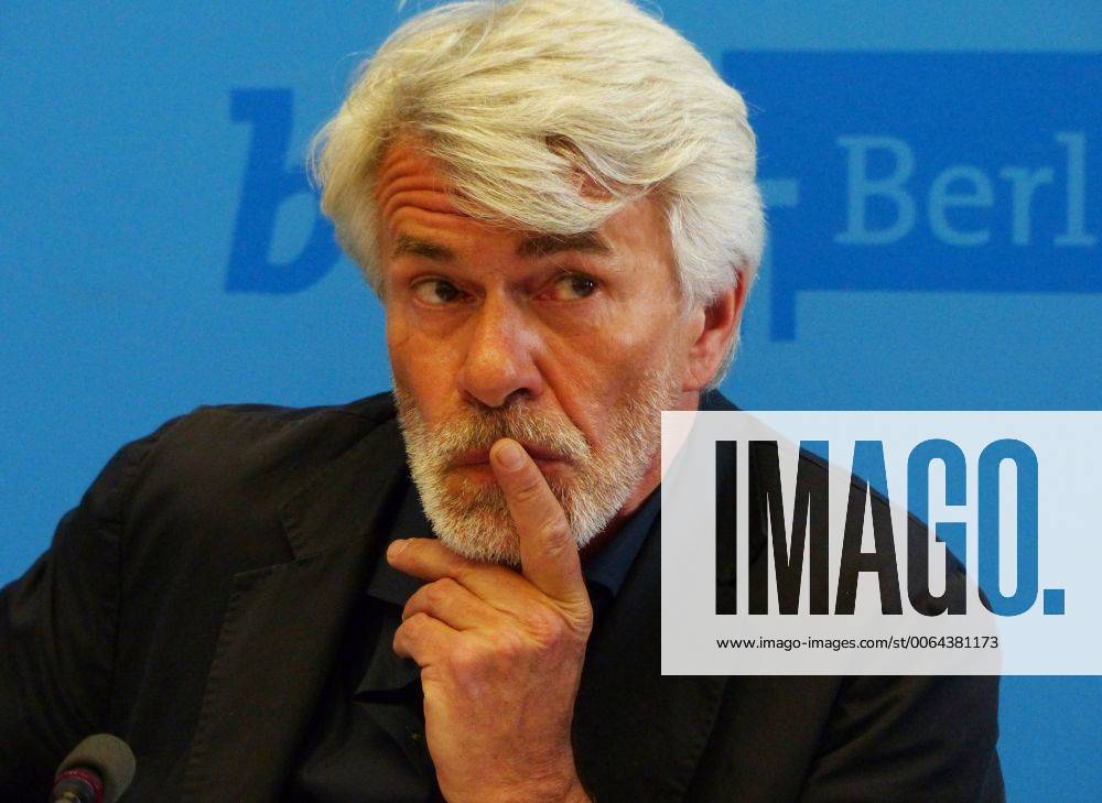 Präsentation des neuen Intendanten der Berliner Volksbühne, PK, 24.04.2015, Intendant 2017 Chris Dercon,