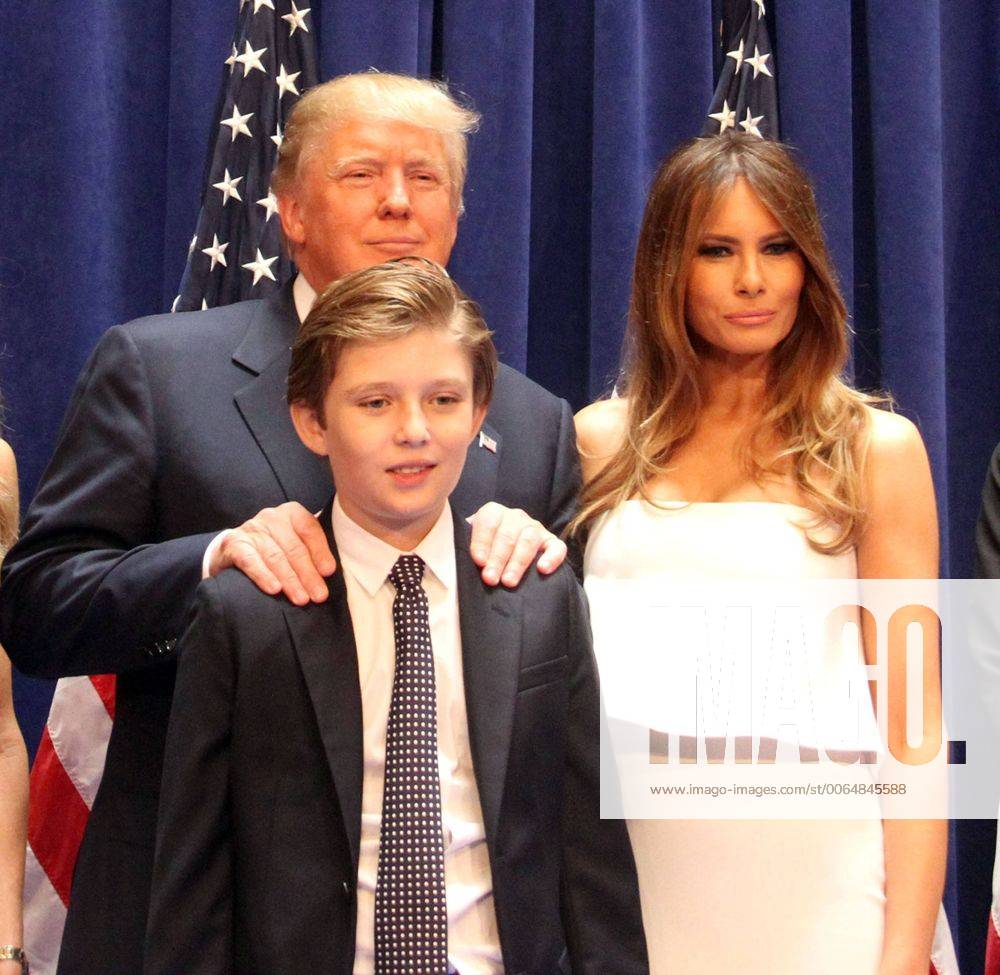 Donald Trump, 75. Geburtstag am 14. Juni June 15, 2015 - New York, New York, U.S. - Businessman, reality star, DONALD TRUMP, his wife MELANIA TRUMP and son BARRON TRUMP at his announcement to run for the 2016 Presidency held at Trump Tower. New York U.S. - ZUMAk03_
