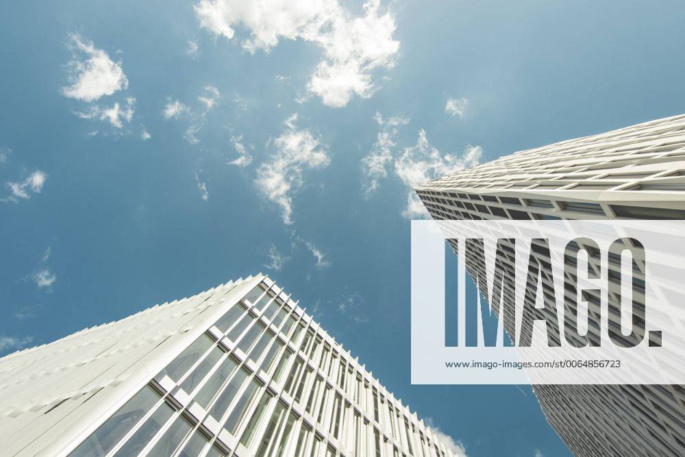IMAGO Creative: Architektur in Berlin Germany, Berlin, Europacity, facades of Tour Total Berlin CMF000260