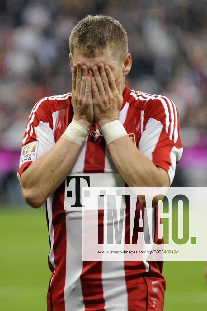 Bastian SCHWEINSTEIGER (Bayern). FC Bayern München - SV Werder Bremen. 1.Bundesliga, Saison 2010 2011, am 11.09.2010. o0 Enttäuschung