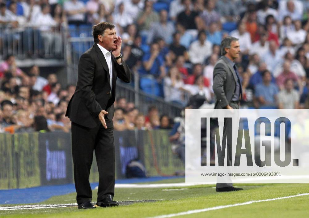 Madrid (11 09 10) - Real Madrid (weiß) vs CA Osasuna (rot) --- Jose Antonio Camacho (Trainer Osasuna, L) , Jose Mourinho (Trainer Real) - (0000084039)