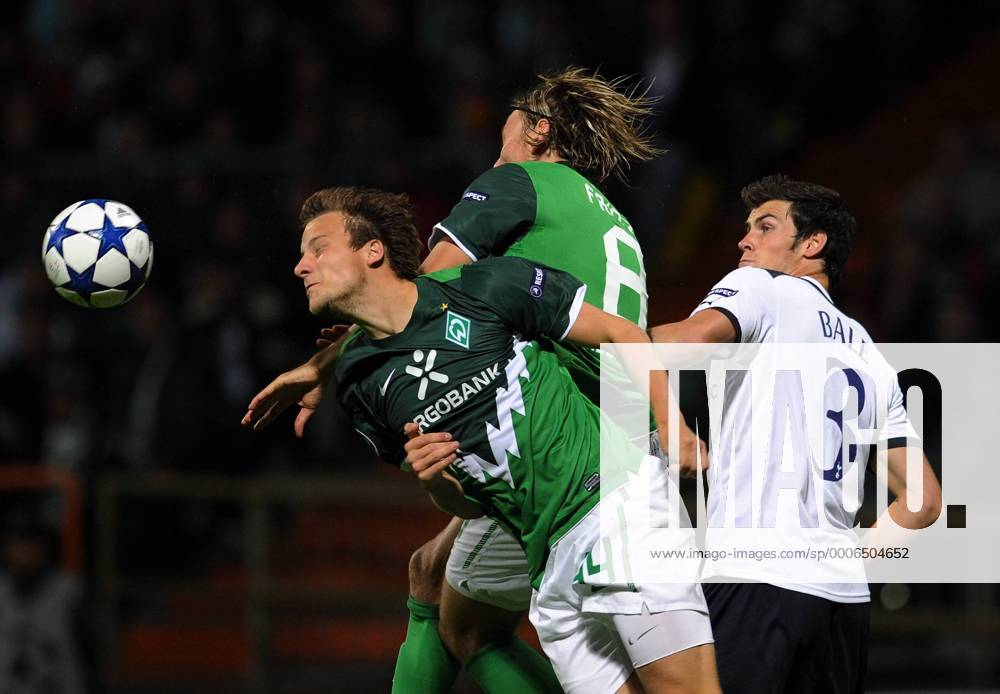 FUSSBALL CHAMPIONS LEAGUE SAISON 2010 2011 GRUPPENPHASE SV Werder Bremen - Tottenham Hotspur 14.09.2010 Philipp BARGFREDE (li) und Clemens FRITZ (re, beide Bremen) gegen Gareth BALE (re, Tottenham)