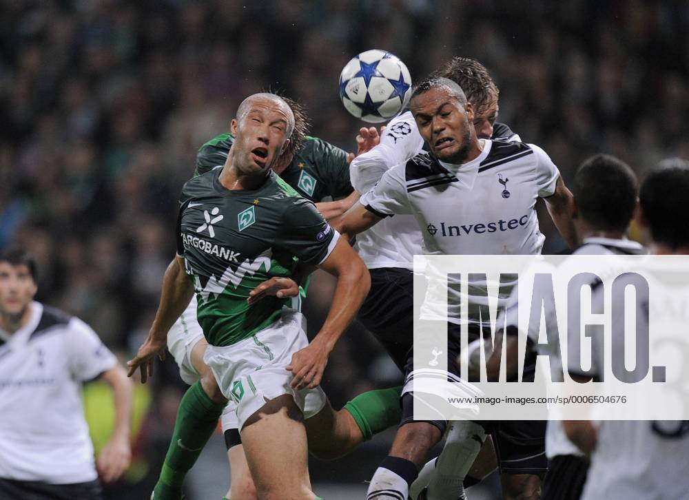 FUSSBALL CHAMPIONS LEAGUE SAISON 2010 2011 GRUPPE A SV Werder Bremen - Tottenham Hotspur 14.09.2010 Mikael Silvestre (li, SV Werder Bremen) gegen Younes Kaboul (re, Tottenham)