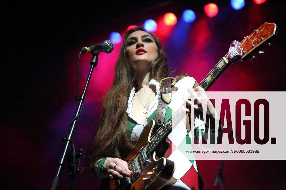 Kitty Durham (von der Band Kitty, Daisy & Lewis) bei einem Konzert am 24. Februar 2015 in der Columbiahalle in Berlin. <<>> Kitty Durham (of the band Kitty, Daisy & Lewis) performs during a concert at Columbiahalle on February 24, 2015 in Berlin, Germany. Kitty, Daisy & Lewis