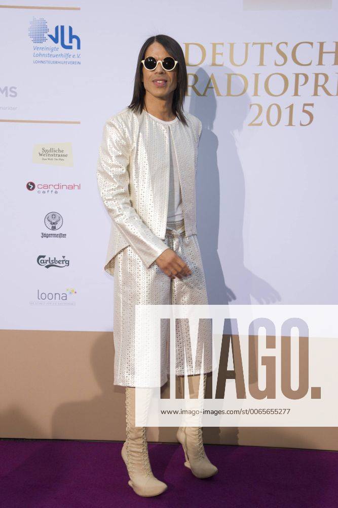 Jorge GONZALES, Modelcoach, Roter Teppich, Red Carpet Show, Verleihung des Deutschen Radiopreises 2015 in Hamburg am 03.09.2015.
