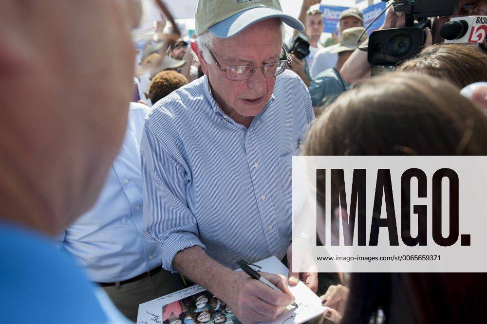 Sept. 7, 2015 - Milford, New Hampshire, U.S - Presidential candidate and U.S. Senator BERNIE SANDERS meets with supporters during the 67th Annual Milford Labor Day Parade Monday. Milford U.S. - ZUMAm153