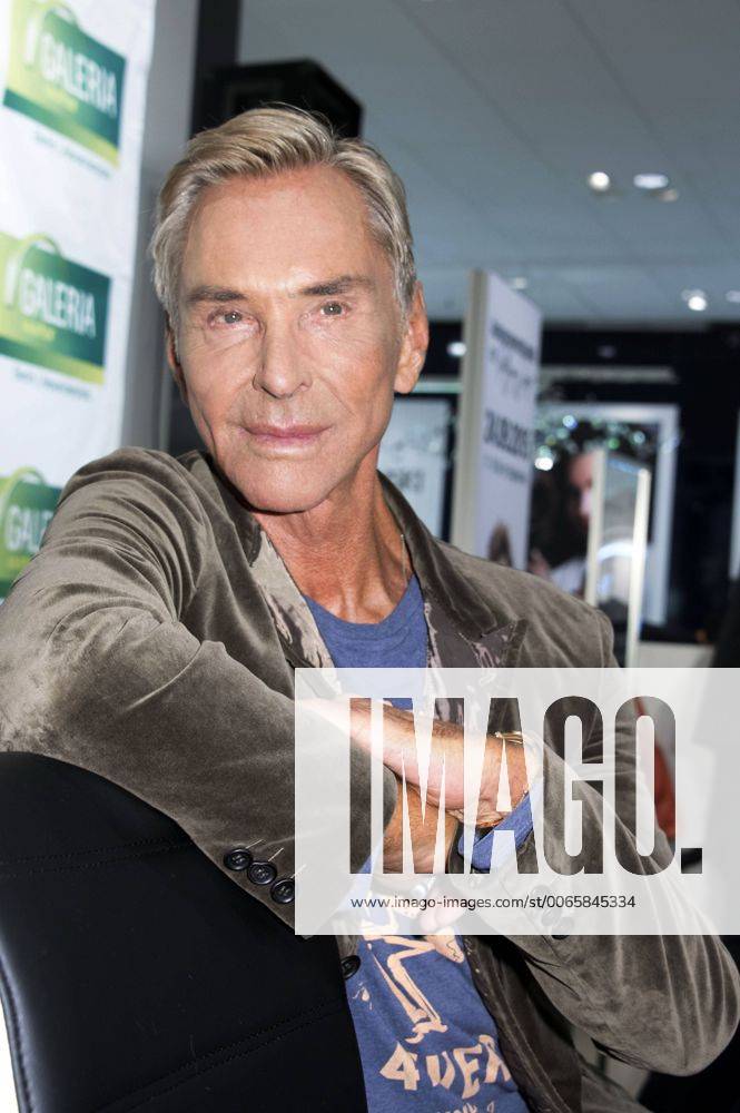 Wolfgang Joop bei einer Autogrammstunde in der Galeria Kaufhof. Berlin, 24.09.2015 Foto:xFredericx xFuturexImage