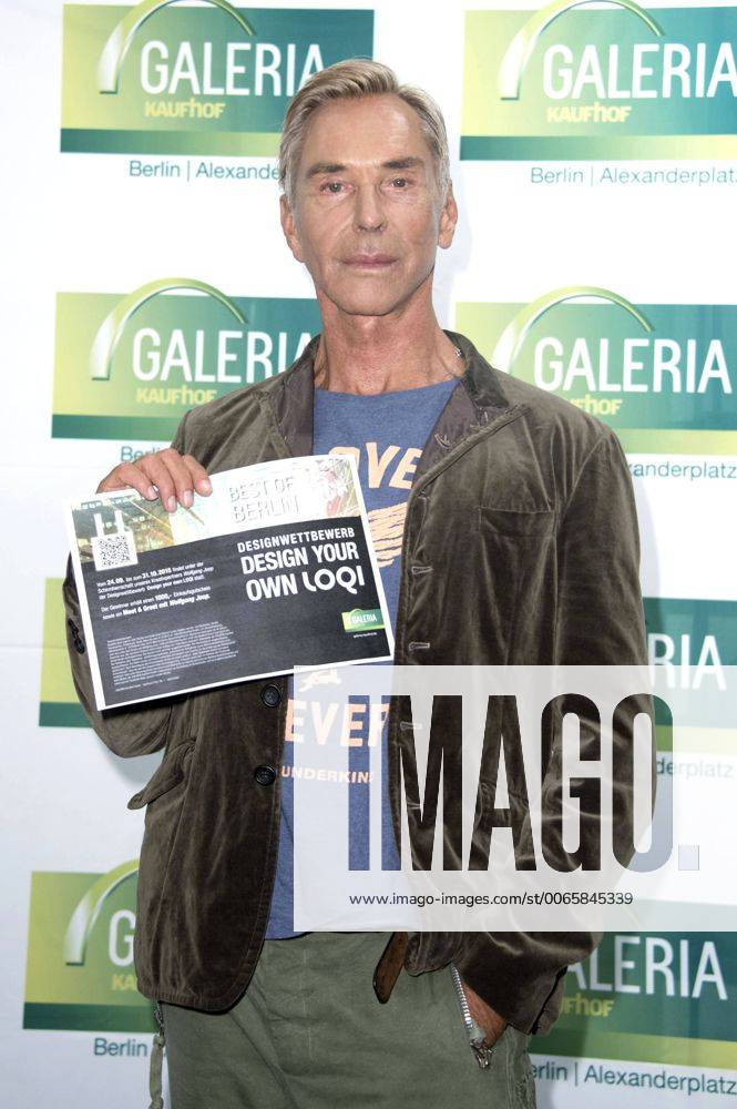 Wolfgang Joop bei einer Autogrammstunde in der Galeria Kaufhof. Berlin, 24.09.2015 Foto:xFredericx xFuturexImage