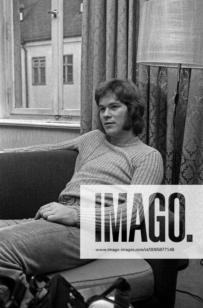 Der Sänger Peter Petrel in München, Deutschland 1960er Jahre. Singer Peter Petrel at Munich, Germany 1960s. 24x36Neg506