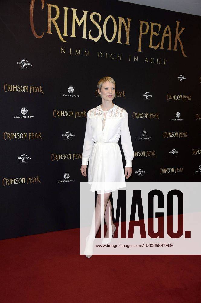 Mia Wasikowska bei Photocall zu Crimson Peak im Regent Hotel. Berlin, 30.09.2015 Foto:xFredericx xFuturexImage