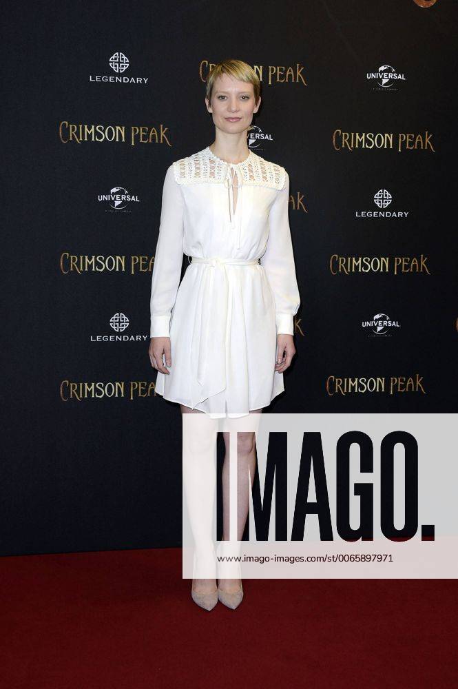 Mia Wasikowska bei Photocall zu Crimson Peak im Regent Hotel. Berlin, 30.09.2015 Foto:xFredericx xFuturexImage
