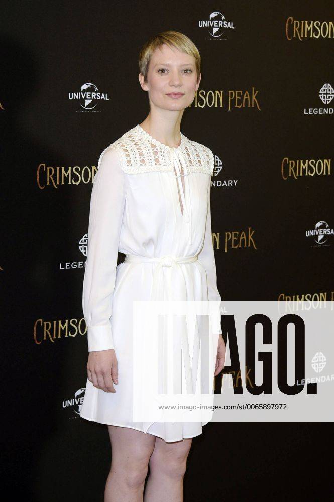 Mia Wasikowska bei Photocall zu Crimson Peak im Regent Hotel. Berlin, 30.09.2015 Foto:xFredericx xFuturexImage