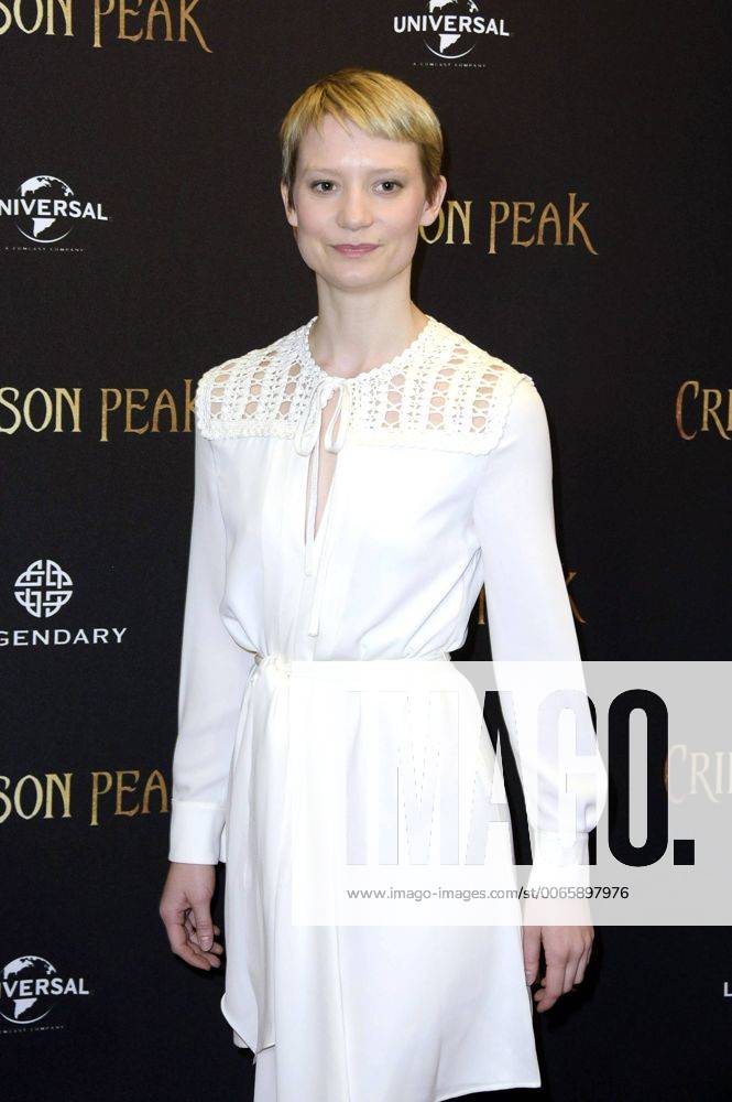 Mia Wasikowska bei Photocall zu Crimson Peak im Regent Hotel. Berlin, 30.09.2015 Foto:xFredericx xFuturexImage